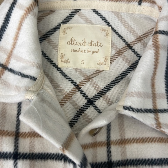 Altar’d State Shacket - Picture 2 of 5